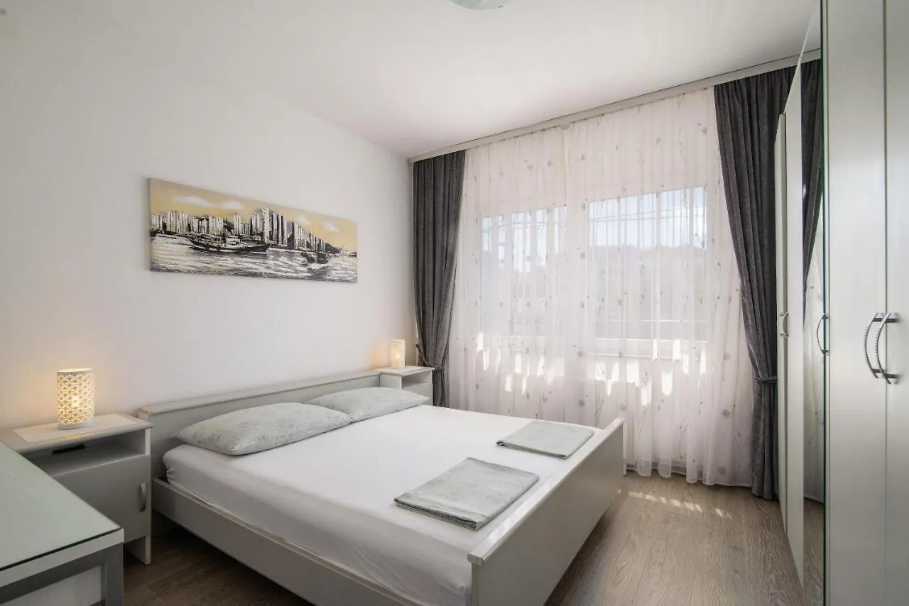 Apartments Tonka Trogir 0*,  Croatia