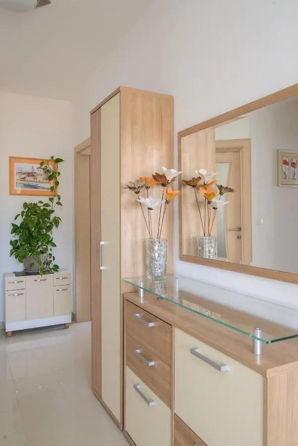 Apartments Tonka Trogir