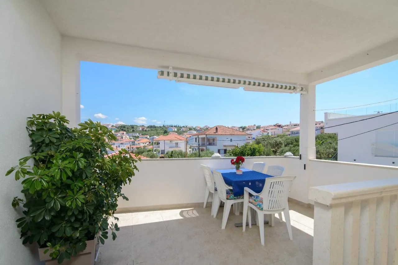 Apartments Tonka Trogir