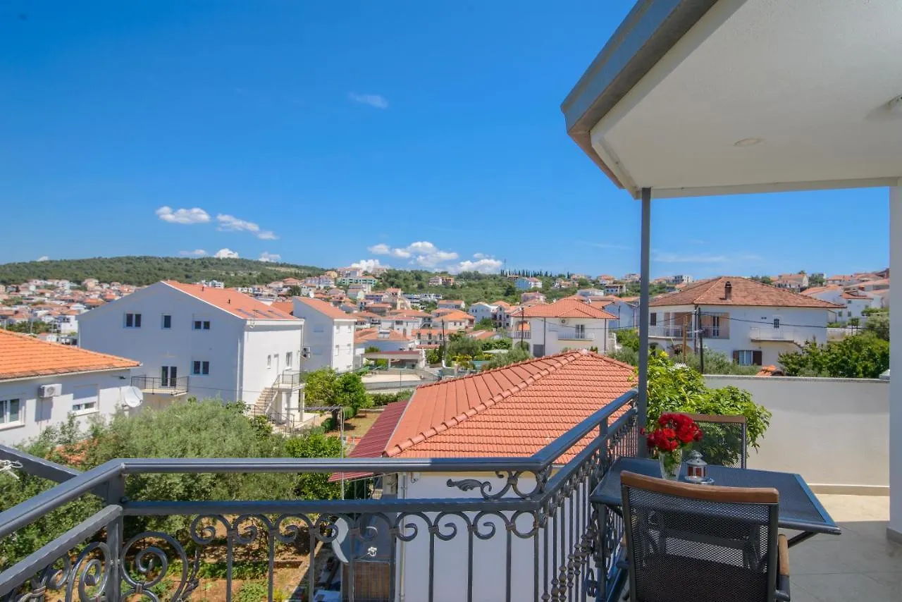 Apartments Tonka Trogir 0*,  Croatia