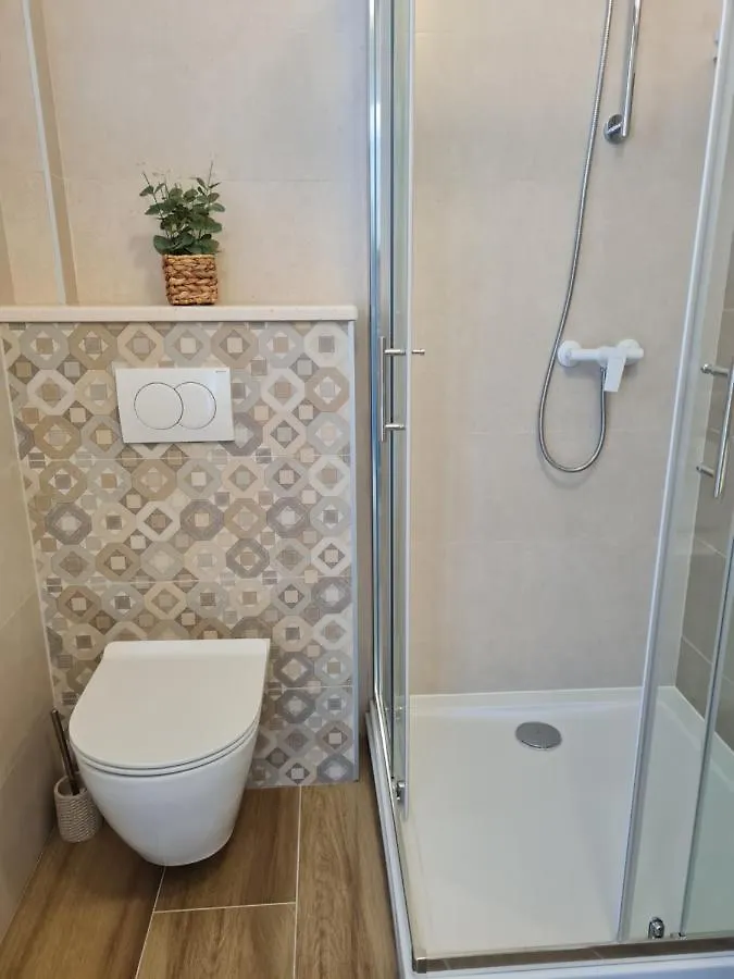 Apartments Tonka Trogir 0*,